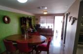 • Amplio living y comedor con muy buenas terminaciones e iluminación (tragaluz), habitación espaciosa, piso flotante.