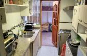 •	Cocina  amplia e individual,  completamente de cerámica,  equipada con mueble cubierta granito y  lavaplatos doble, las instalaciones agua, luz, gas están en  excelente estado. Conecta salida a logia. 